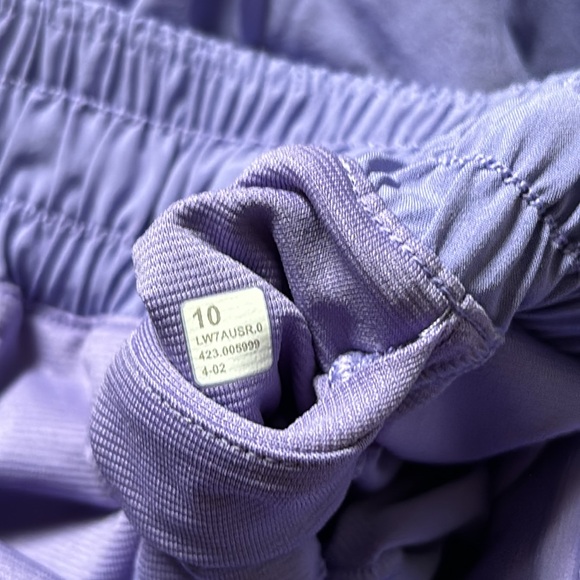 LULULEMON HOTTY HOT LR SHORTS 2.5” SHORTS IN DARK LAVENDER SZ 10 NWT - Picture 16 of 16